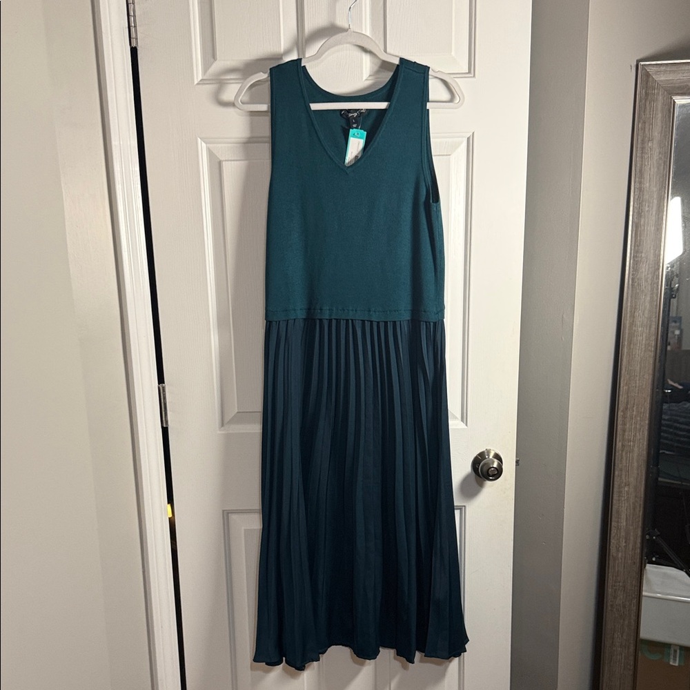 Elegant Teal V-Neck Midi Dress